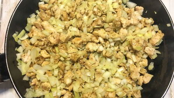 гнездо из спагетти с куриным филе