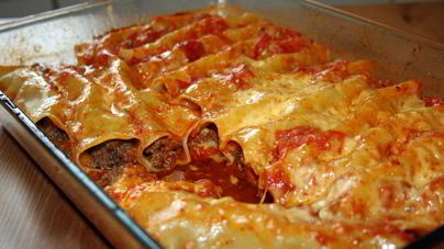 Каннеллони с соусом болоньезе