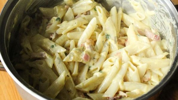 макароны карбонара с беконом