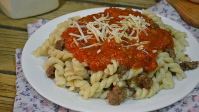 Макароны с фаршем под соусом