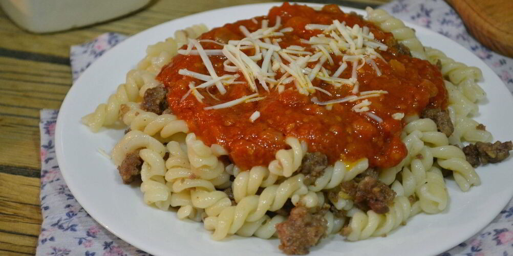 Рецепт макароны с фаршем под соусом