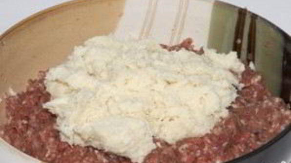 макароны с котлетами