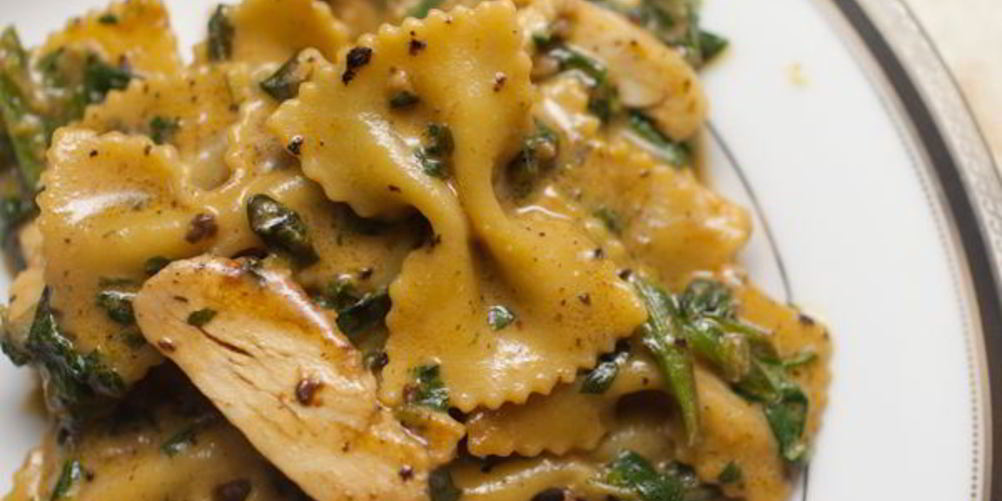 Рецепт макароны с куриным филе в грибном соусе