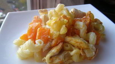 Макароны с курицей и тыквой