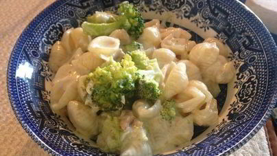 Макароны с лососем и брокколи