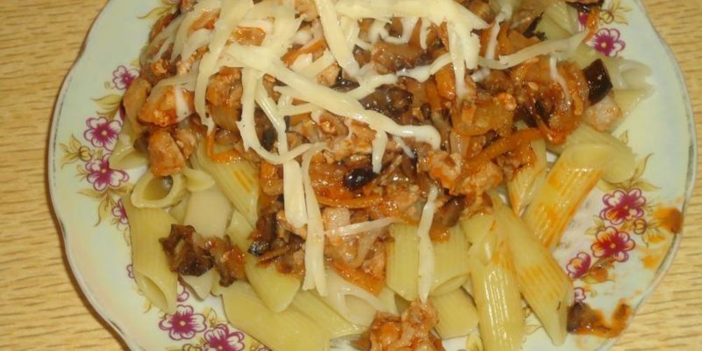 Рецепт макароны с мясным фаршем в соусе с вином