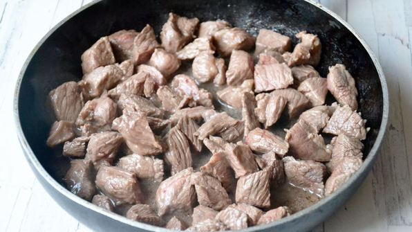 макароны с мясом и подливой