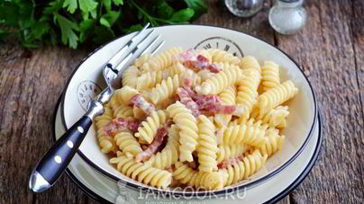 Макароны с соусом карбонара