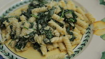 Макароны со сливочным сыром и шпинатом