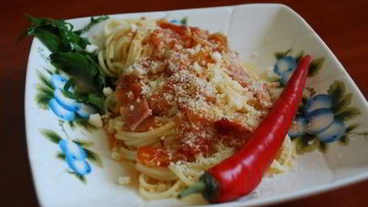 Паста Букатини Аматричиана с острым соусом