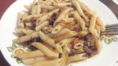 Паста пенне со свинным фаршем и фенхелем