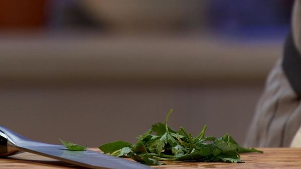 паста с беконом и консервированным тунцом в сливочном соусе