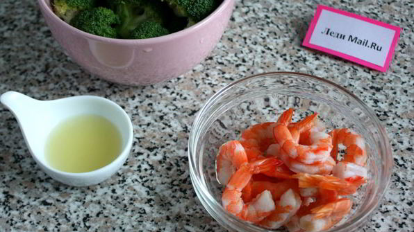 паста с брокколи и креветками