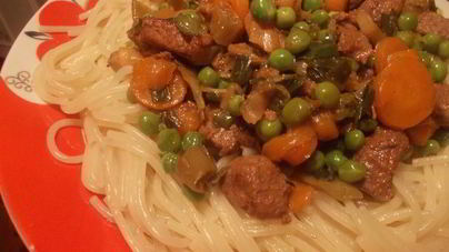 Паста с говядиной и молодыми овощами