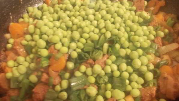 паста с говядиной и молодыми овощами