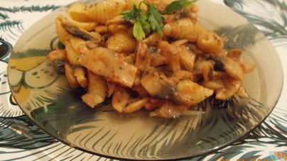 Паста с грибами и луком