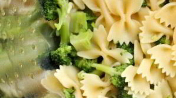 паста с курицей и брокколи