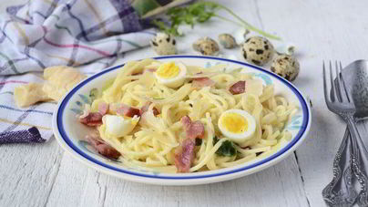 Паста с перепелиными яйцами и сыром Джюгас