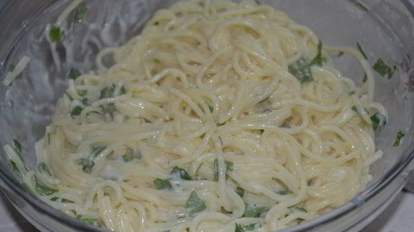 паста с перепелиными яйцами и сыром джюгас