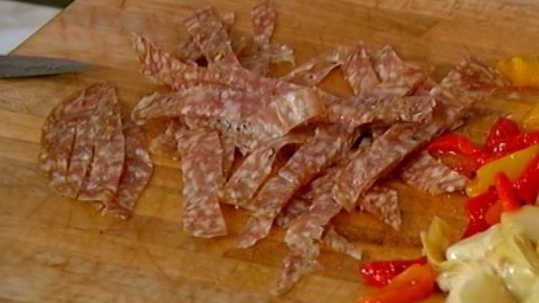 паста с салями и артишоками