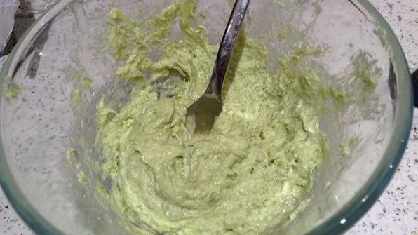 паста с соусом и чесночными стрелками