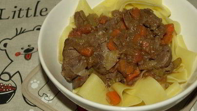 Паста с соусом из куриной печени и помидоров