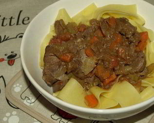 Паста с соусом из куриной печени и помидоров