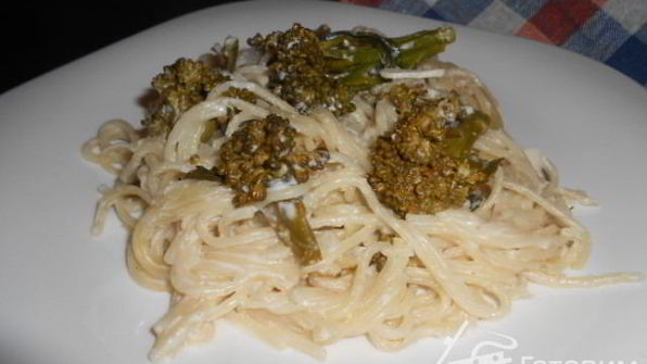паста со сметанным соусом и брокколи