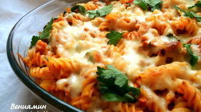 Паста, запеченная с тунцом и моцареллой