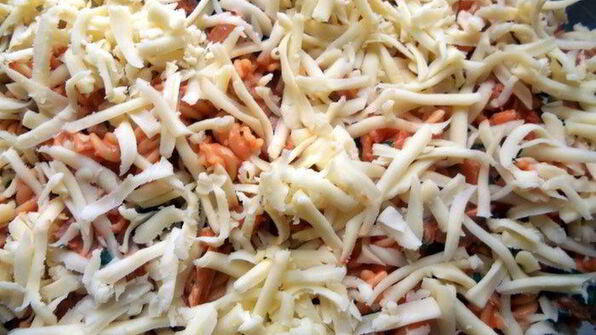 паста, запеченная с тунцом и моцареллой