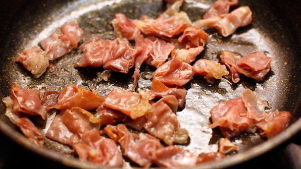 спагетти карбонара с пармской ветчиной