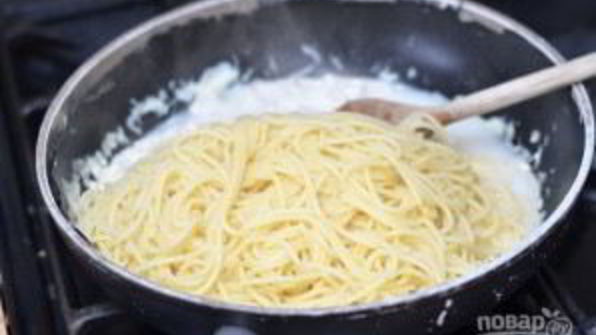 спагетти с беконом и сливками