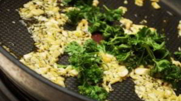 спагетти с чесноком и маслом