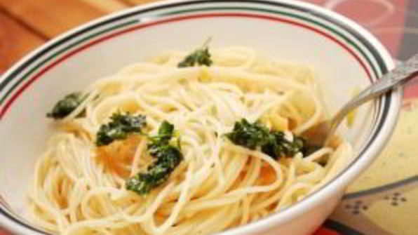 спагетти с чесноком и маслом