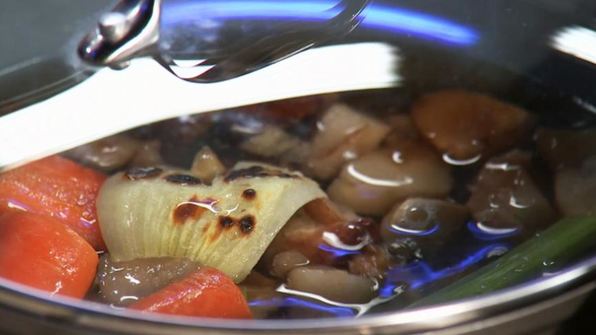 спагетти с грибным болоньезе