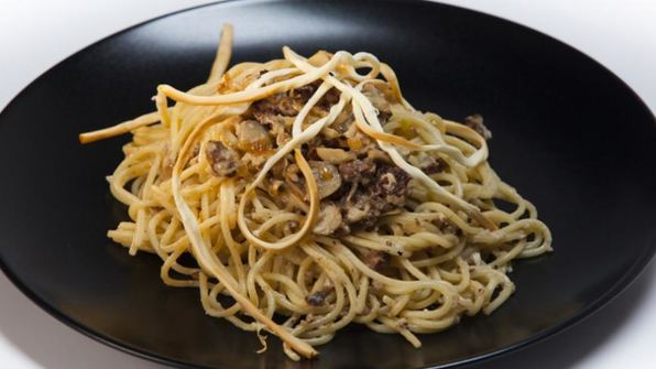 спагетти с грибным болоньезе