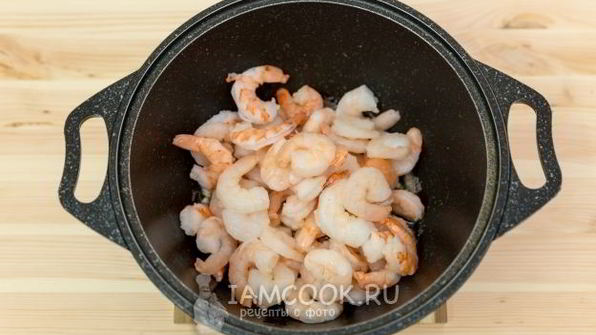 спагетти с креветками и чесноком