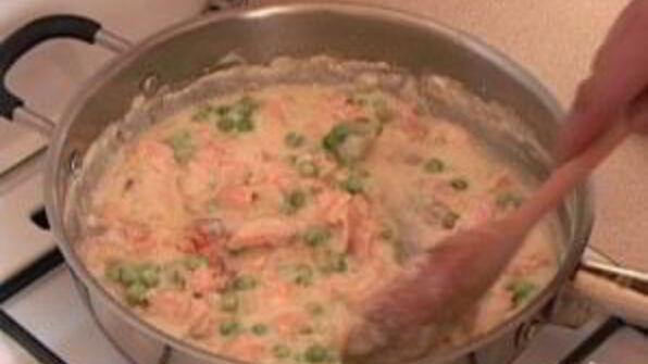 спагетти с лососем в сливочном соусе