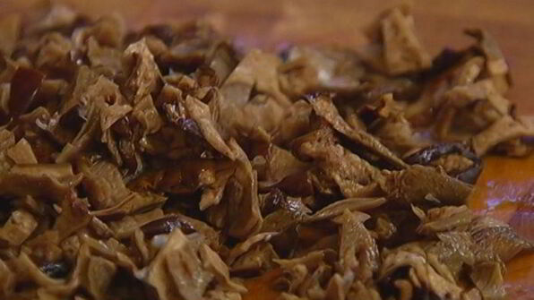 спагетти с телятиной и сельдереем