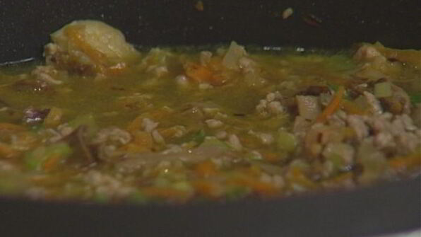 спагетти с телятиной и сельдереем