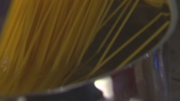 спагетти с телятиной и сельдереем