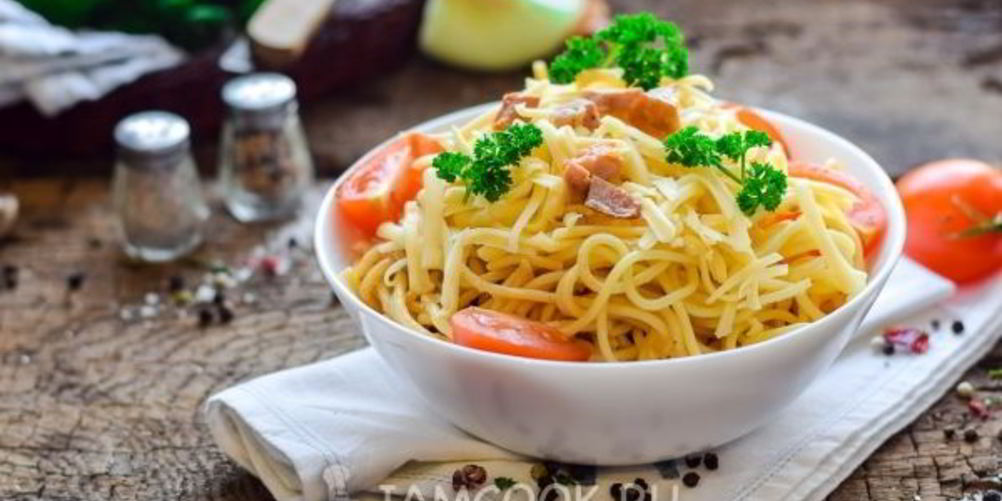 Рецепт спагетти с ветчиной и сыром