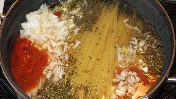 спагетти в соусе