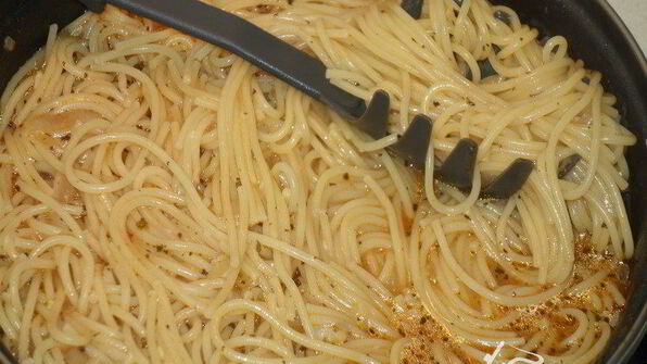 спагетти в соусе