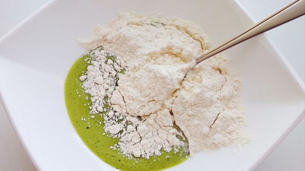 зеленая паста с кабачками и грудкой