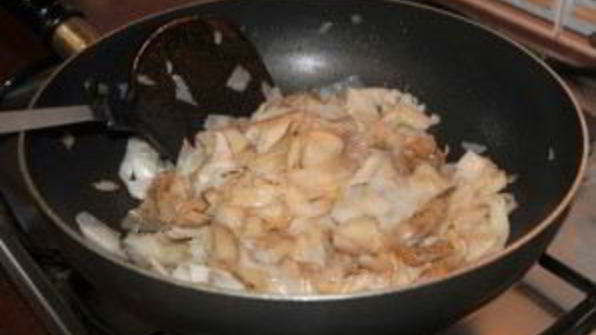 жареная лапша с овощами