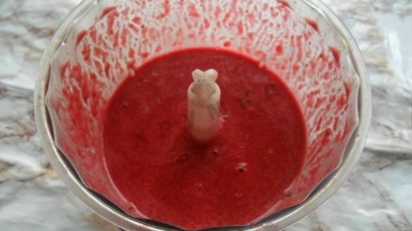 манные клецки с вишневым соусом