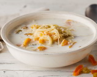 Молочная лапша с изюмом и курагой