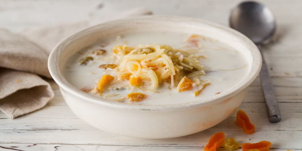 Рецепт молочная лапша с изюмом и курагой