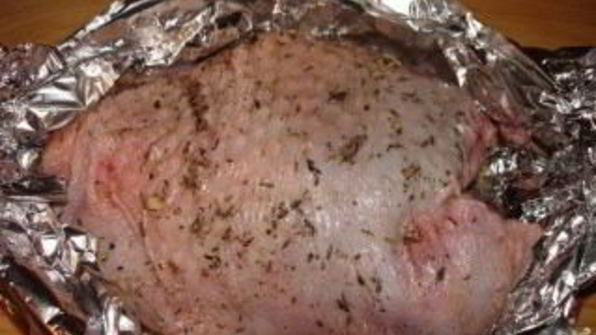 бедро индейки с овощами